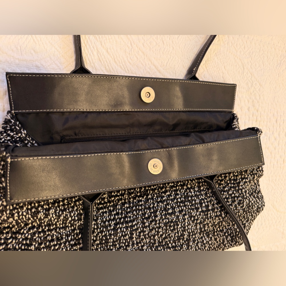 The Sak/ Elliott Lucca Black/ White Knit Bag w/ Black Leather Handles / Trim - Picture 5 of 8